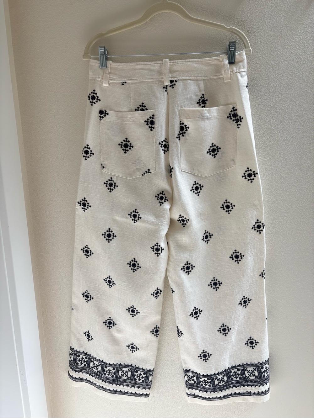 Zara Embroidered Wide-Leg ankle Pants in Ivory size medium - Picture 6 of 7